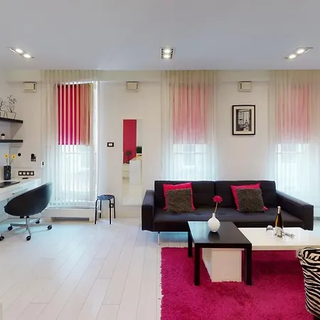 Pink Rydygiera 2a Tectum Apartmán *